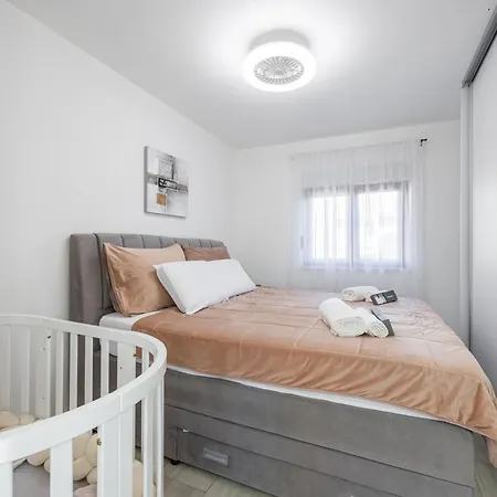 Loro House & Jacuzzi Поседарье