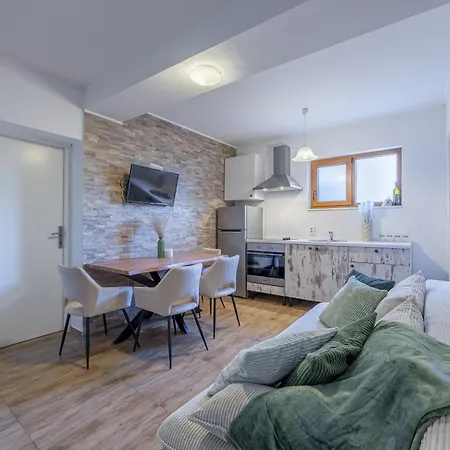 Loro House & Jacuzzi Дом отдыха Поседарье