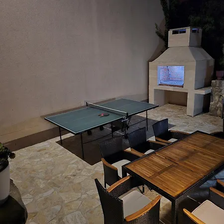 Дом отдыха Loro House & Jacuzzi *