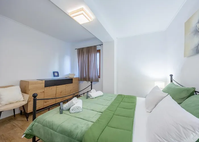 Ferienhaus Loro House & Jacuzzi Posedarje