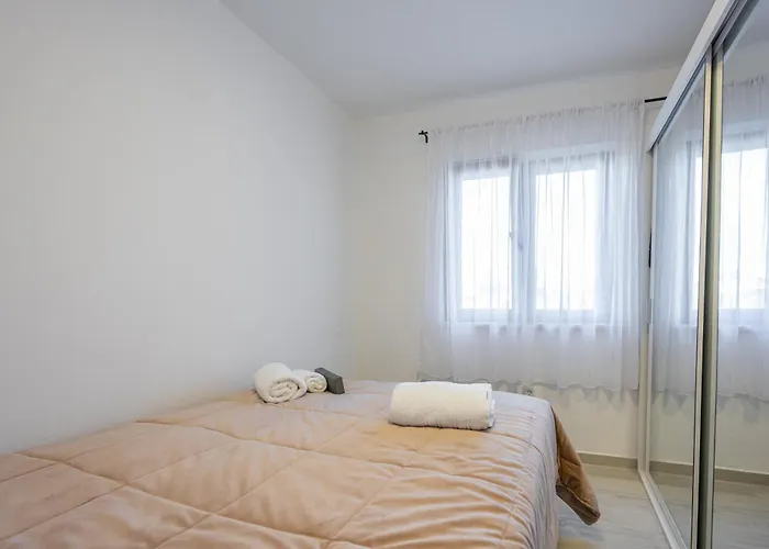 Loro House & Jacuzzi *