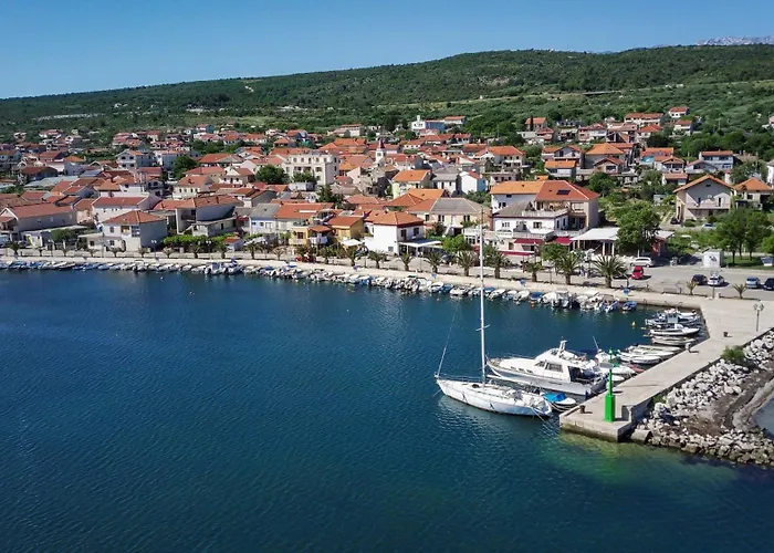 Ferienhaus Loro House & Jacuzzi