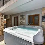 Loro House & Jacuzzi Posedarje