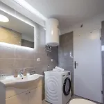 Loro House & Jacuzzi Posedarje