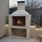 Feriehus Loro House & Jacuzzi *