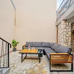 Loro House & Jacuzzi 度假居