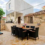 度假居 Loro House & Jacuzzi 珀塞达耶