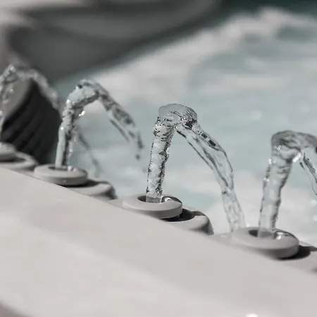 Prázdninový dům Loro With Jacuzzi Posedarje