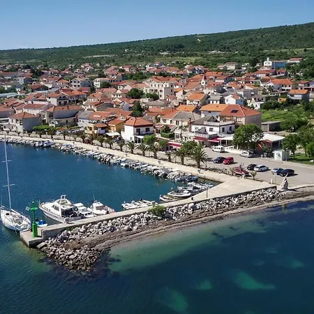 Loro House & Jacuzzi *