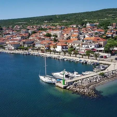 Loro House&jacuzzi * Posedarje