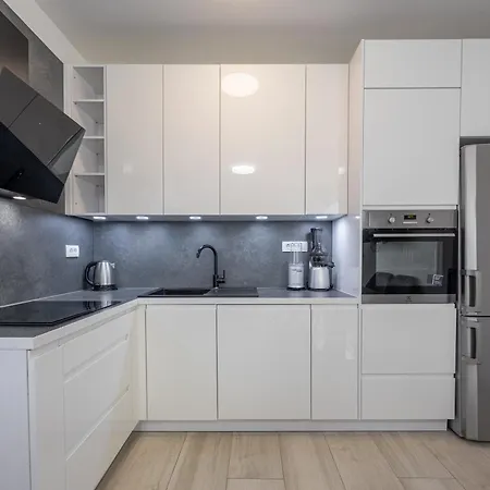 بيت للعطل Loro House & Jacuzzi بوسيدارجي