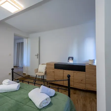 بيت للعطل Loro House & Jacuzzi بوسيدارجي