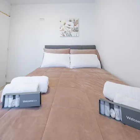 Loro House & Jacuzzi Сasa de vacaciones *