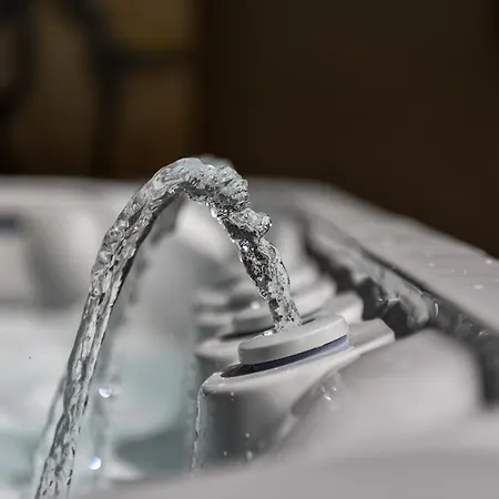 Loro House & Jacuzzi Posedarje