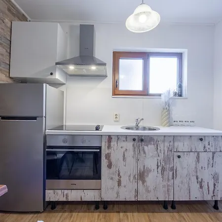 Loro House & Jacuzzi بيت للعطل *