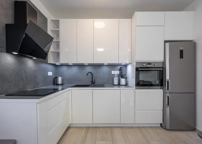 Сasa de vacaciones Loro House & Jacuzzi Posedarje