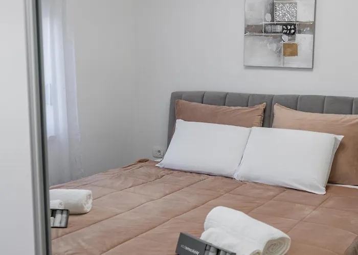 Сasa de vacaciones Loro House & Jacuzzi *