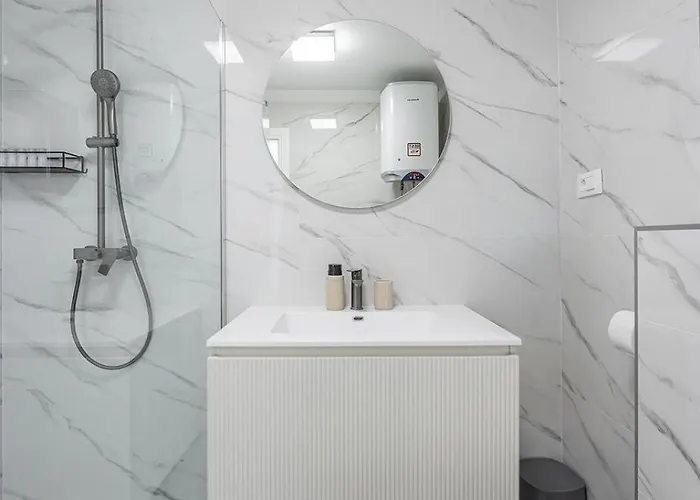 Loro House & Jacuzzi *