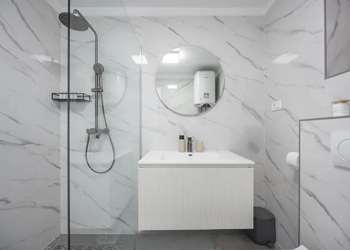 Loro House & Jacuzzi